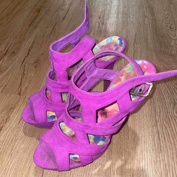 The Cutest purple heels 😍 - Picture 1 of 2